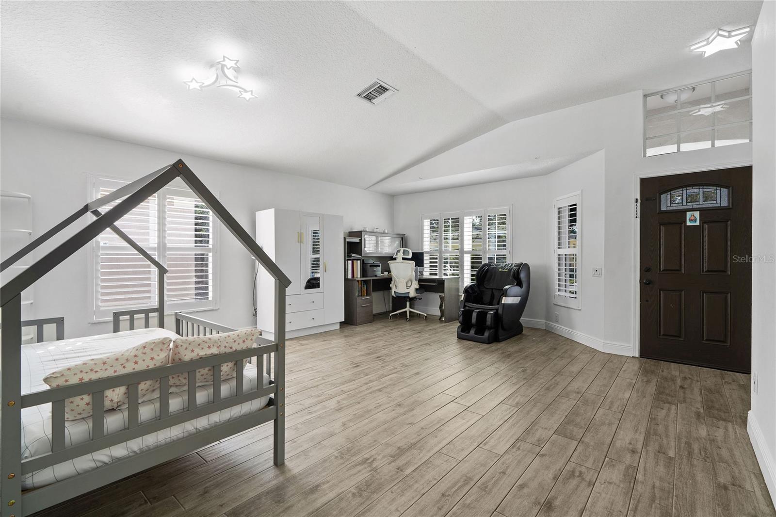 Image 8 of 48 For 10436 Hunters Haven Boulevard