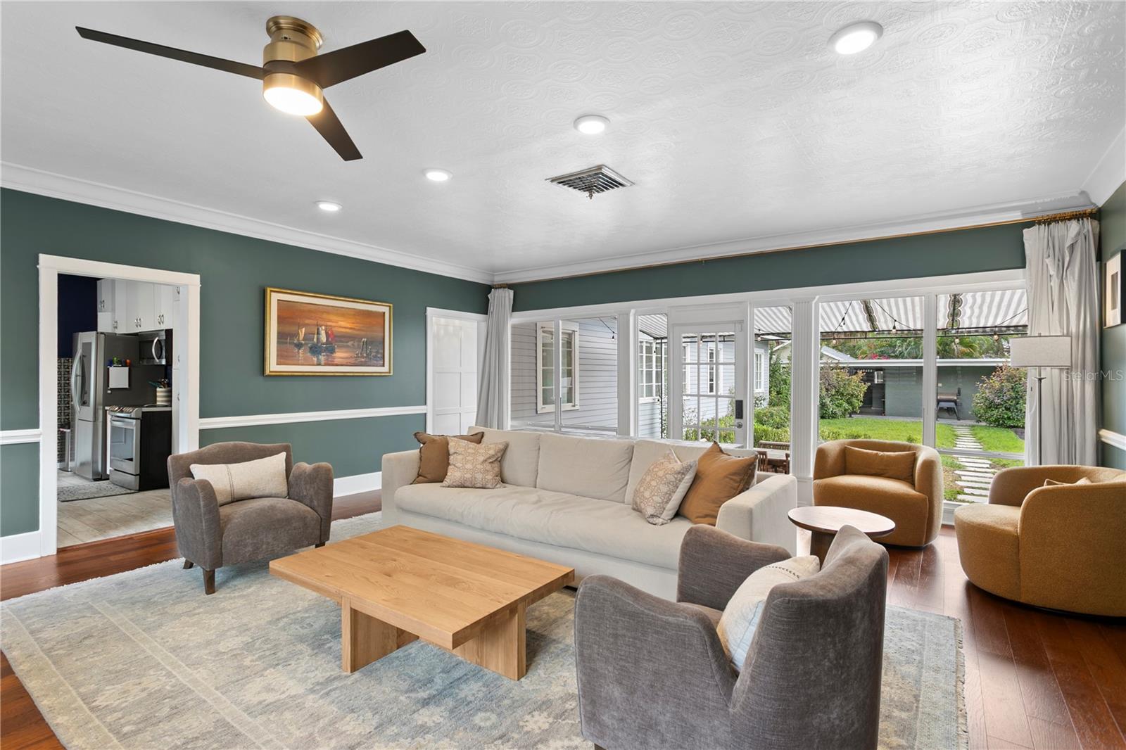 Image 23 of 67 For 5303 Suwanee Avenue