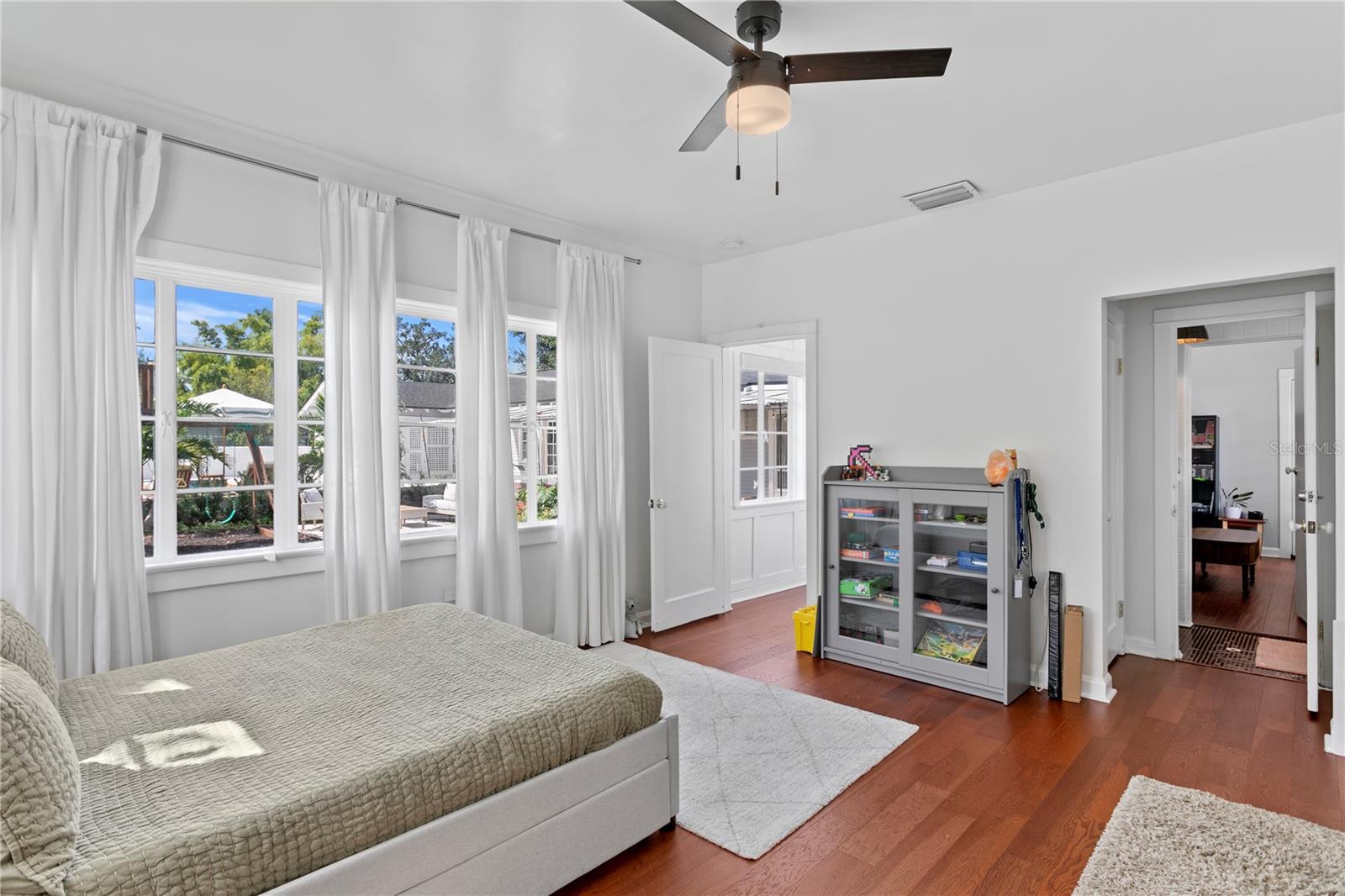 Image 38 of 67 For 5303 Suwanee Avenue