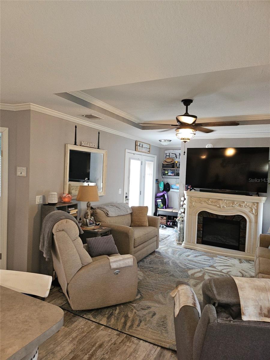 Image 16 of 42 For 171 Crown Point Drive