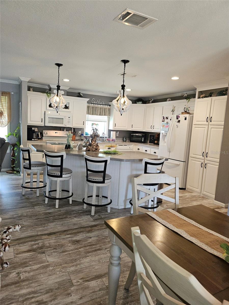 Image 17 of 42 For 171 Crown Point Drive