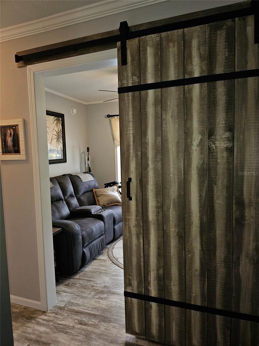 Image 21 of 42 For 171 Crown Point Drive