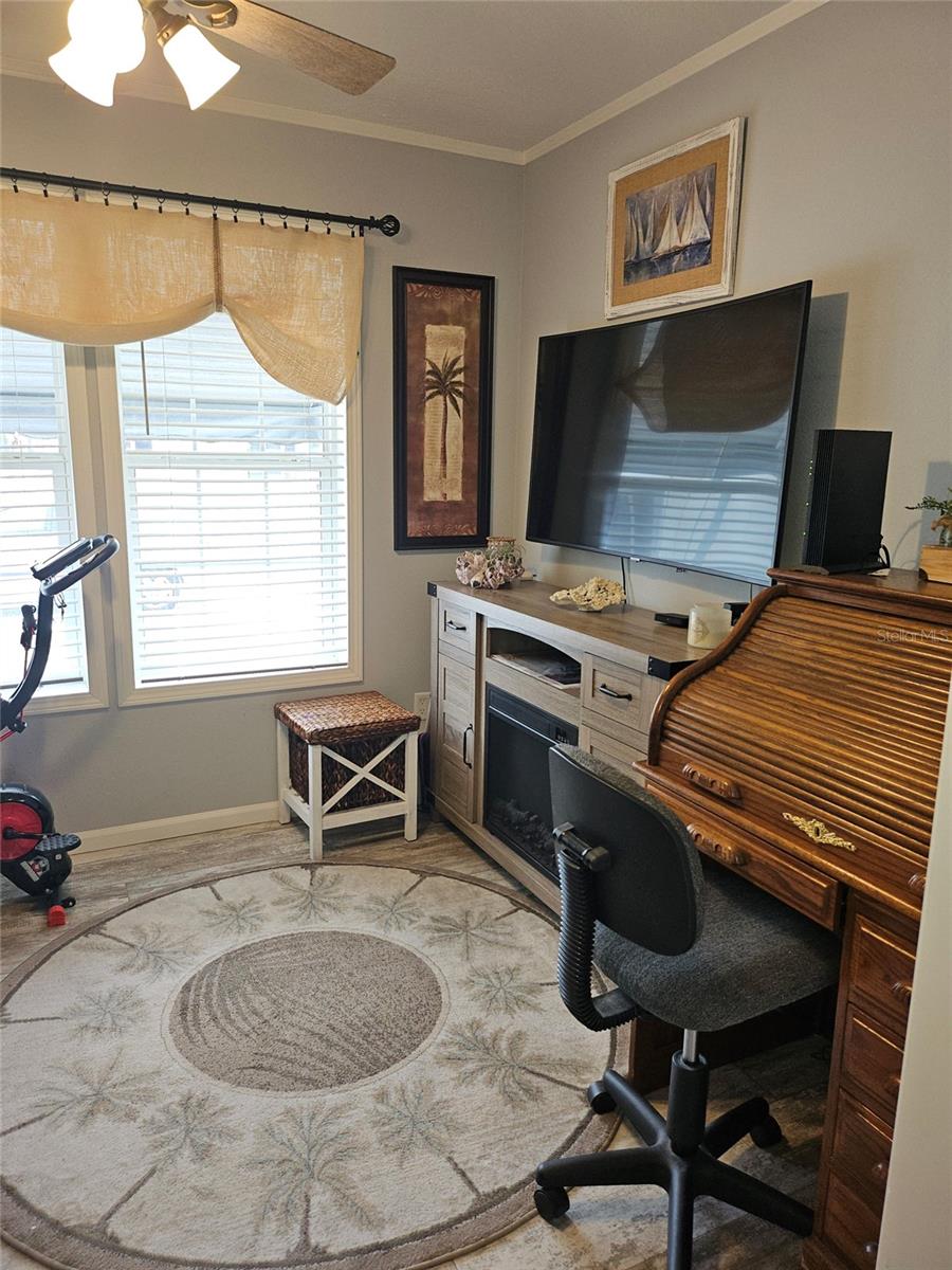 Image 23 of 42 For 171 Crown Point Drive