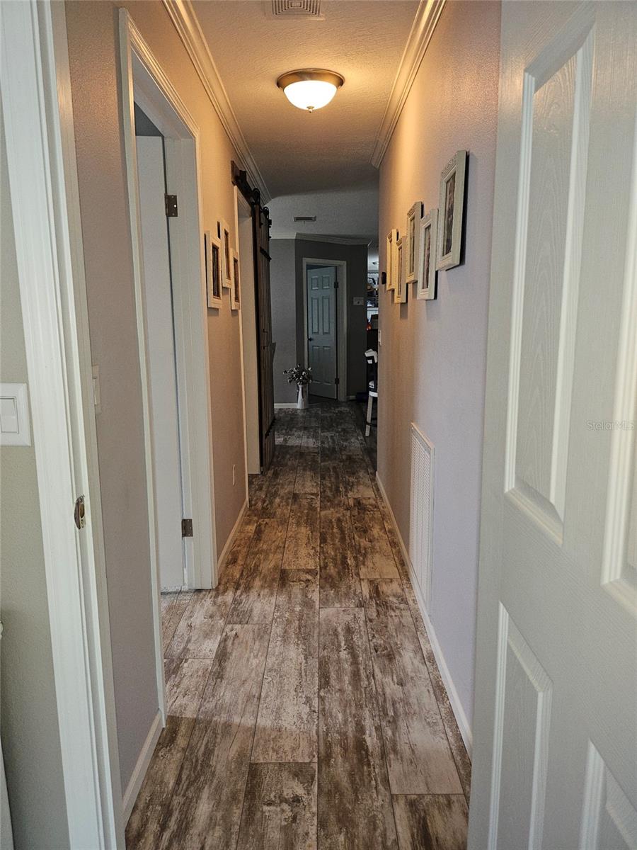 Image 26 of 42 For 171 Crown Point Drive