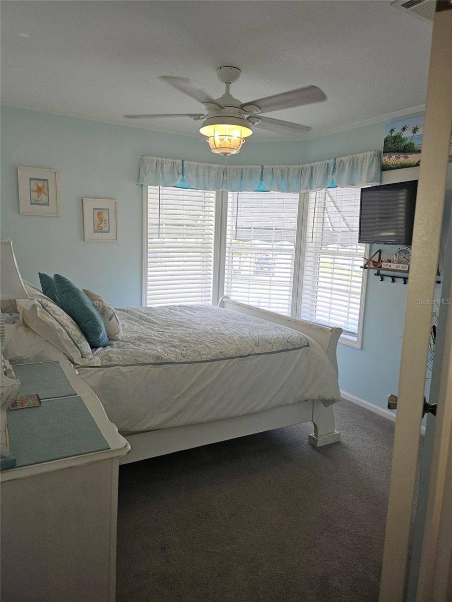 Image 28 of 42 For 171 Crown Point Drive