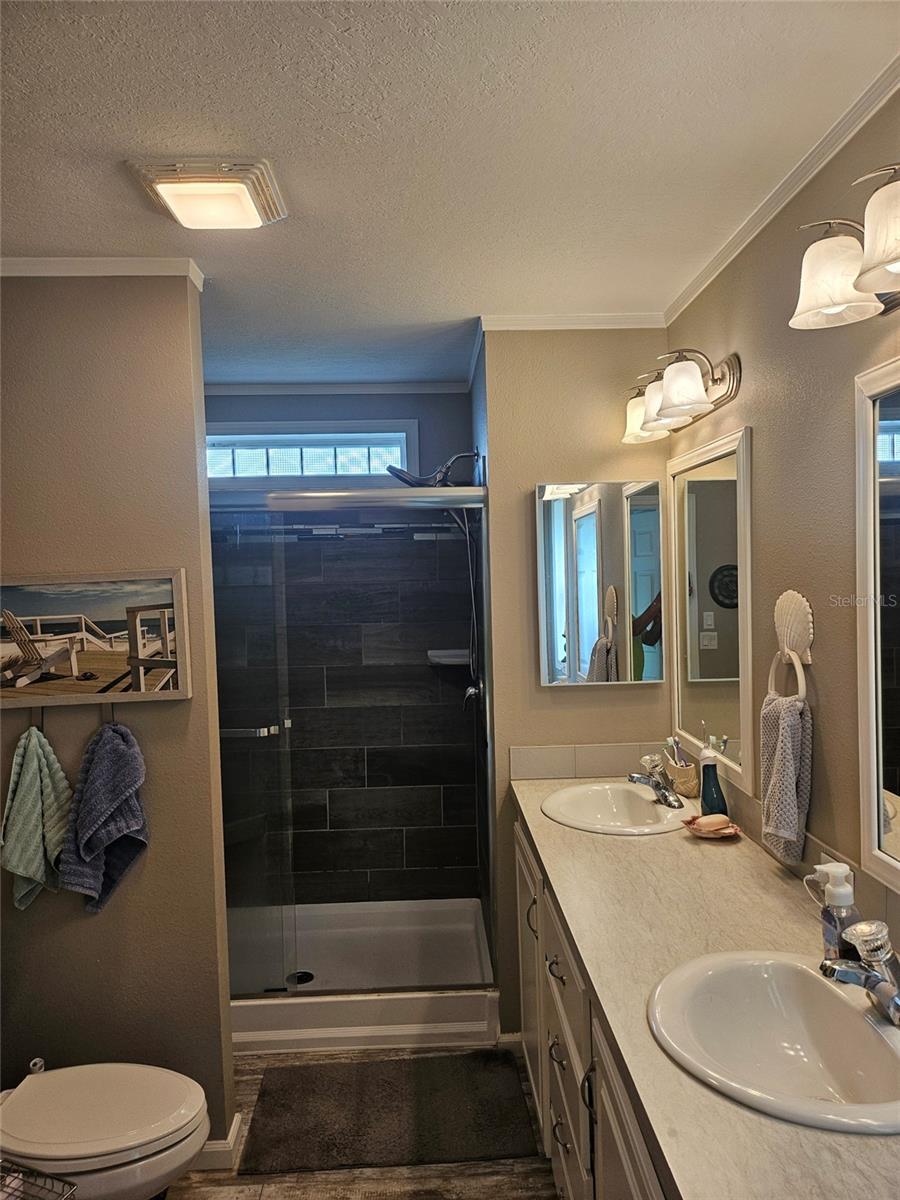 Image 36 of 42 For 171 Crown Point Drive