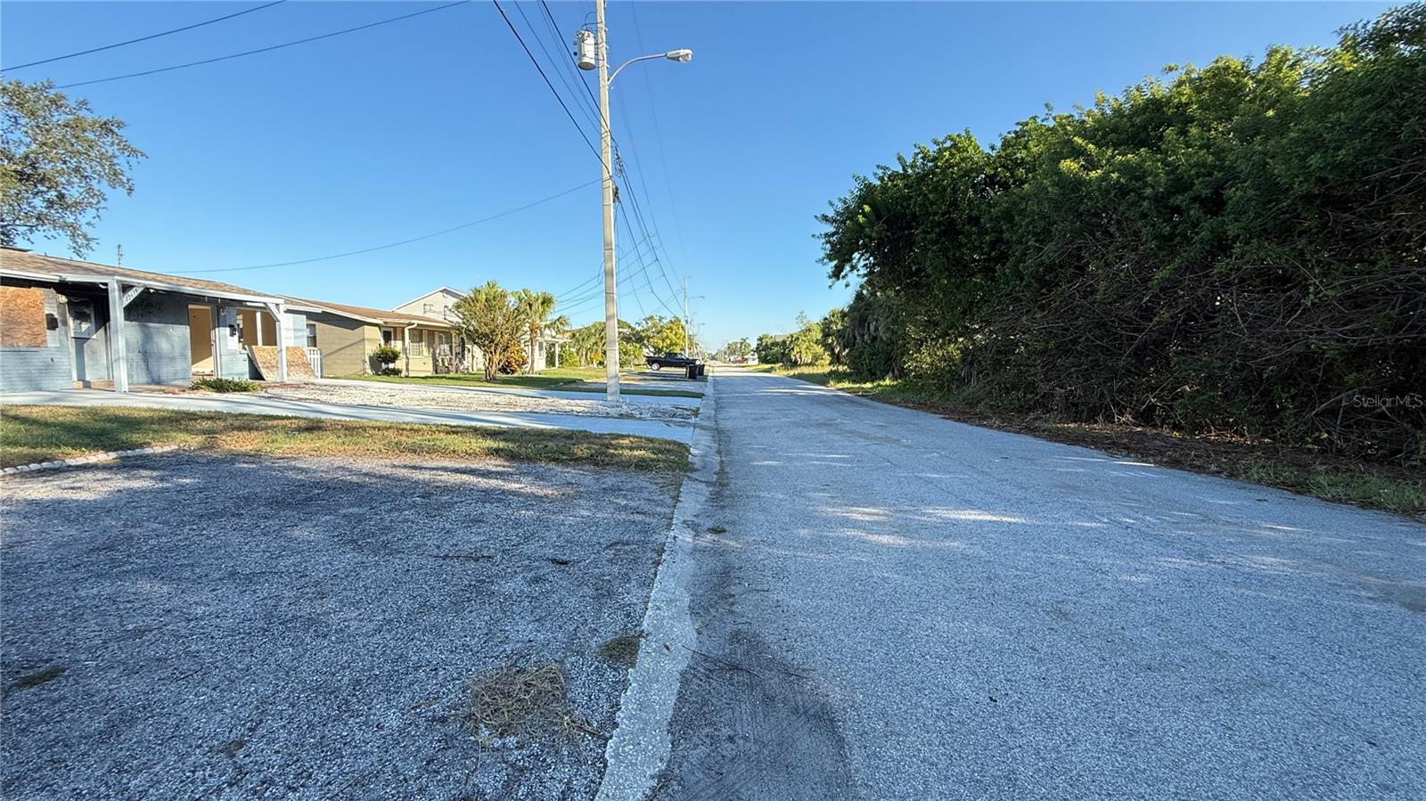 Image 5 of 17 For 12609 1st Isle