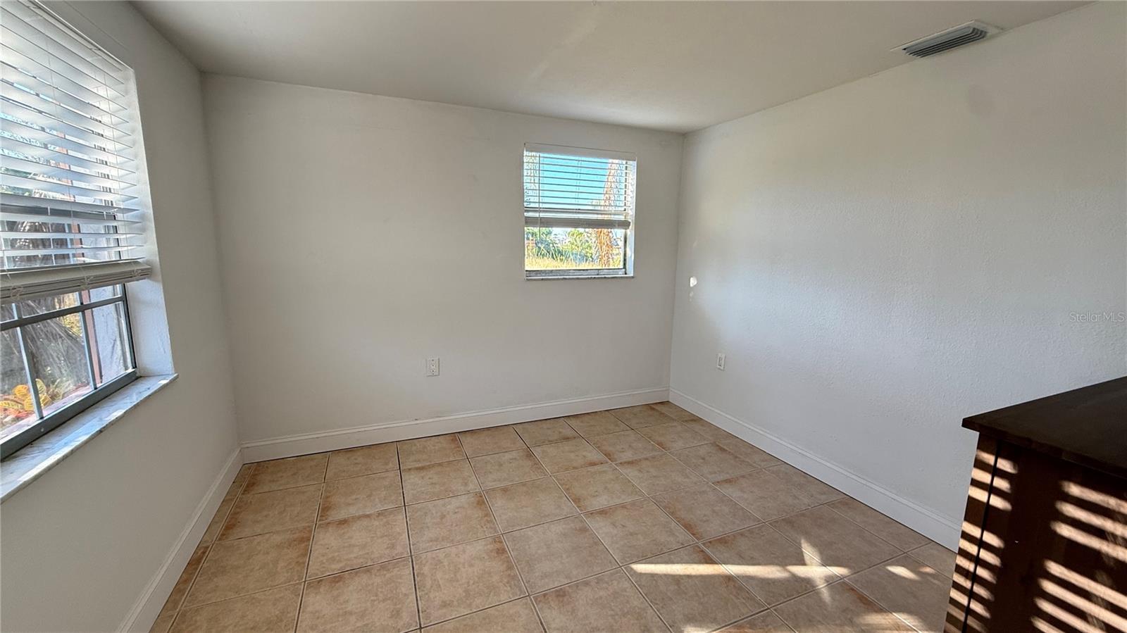 Image 6 of 17 For 12609 1st Isle