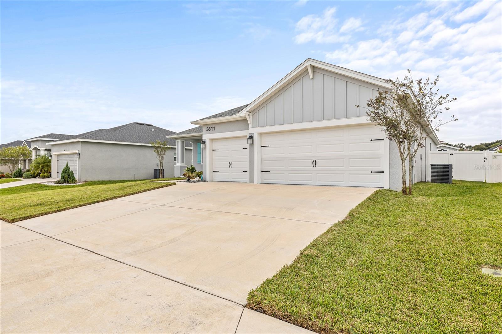 Image 3 of 50 For 5811 Valentino Way