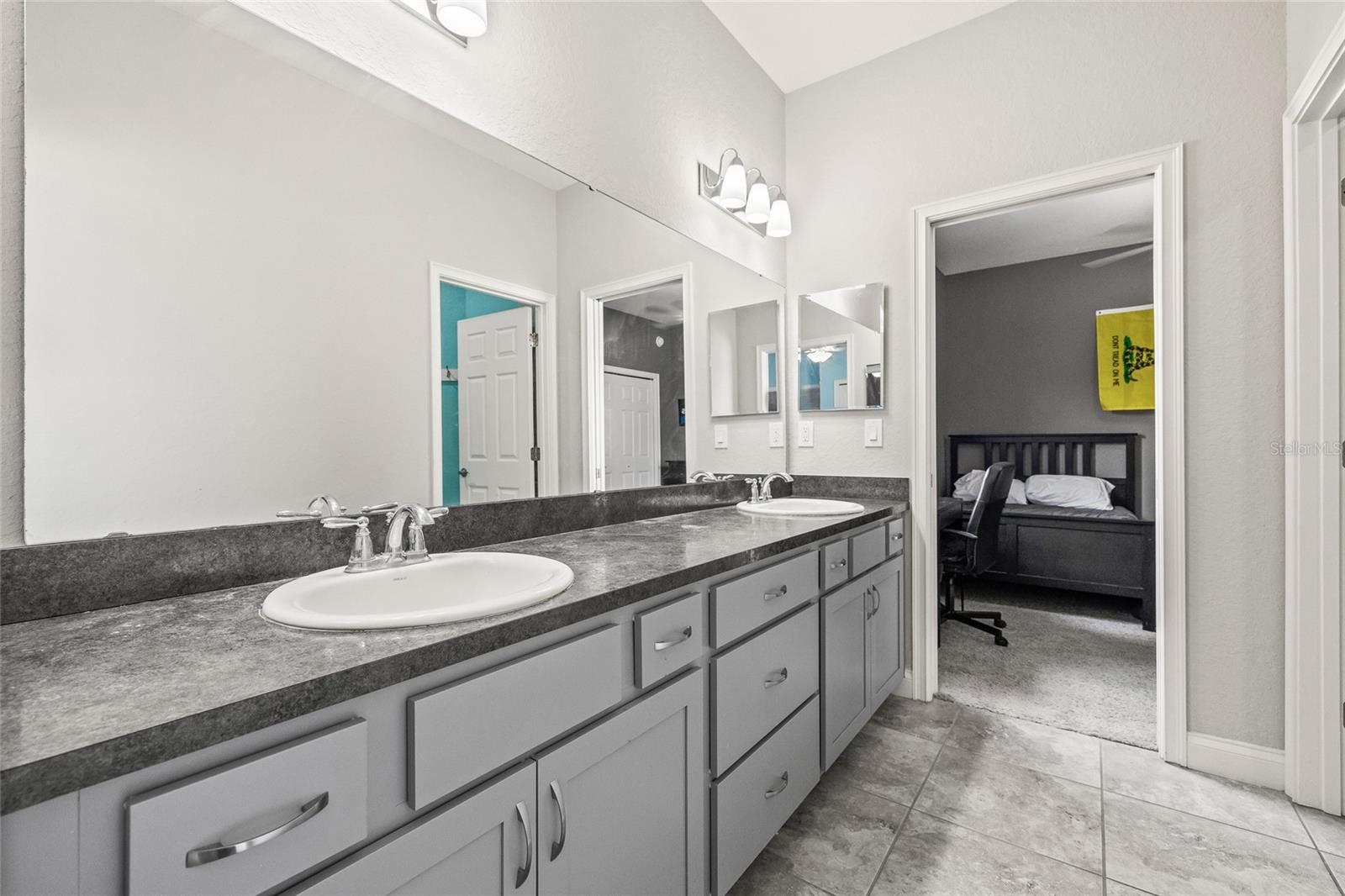 Image 37 of 50 For 5811 Valentino Way