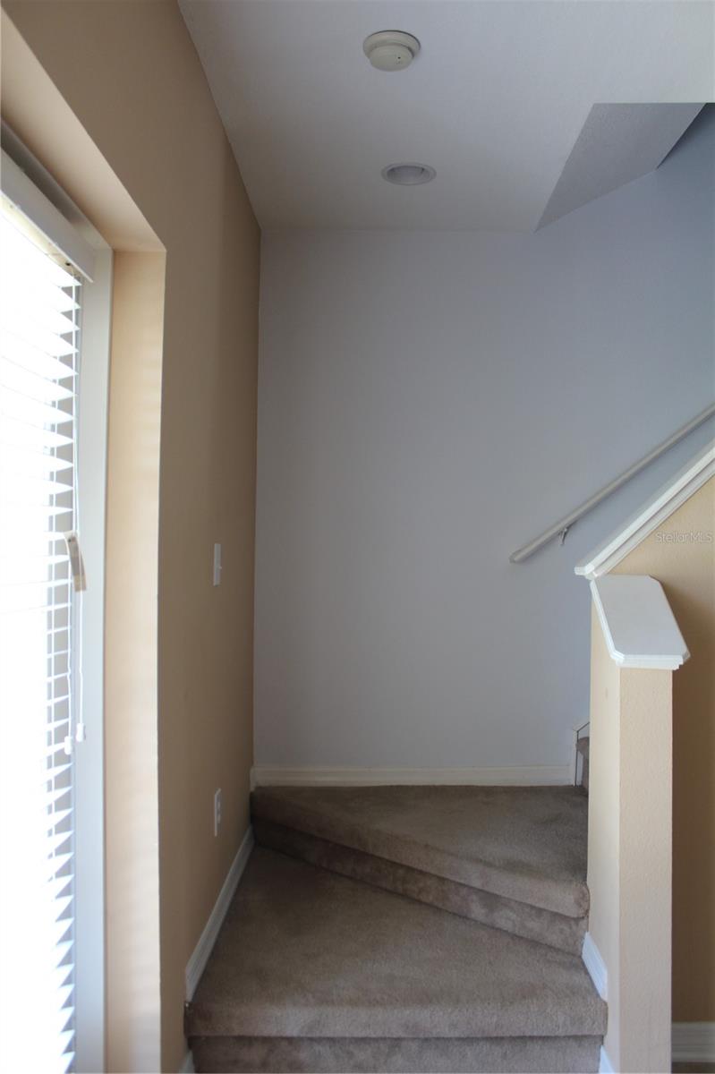 Listing photo id 8 for 16320 Swan View Circle