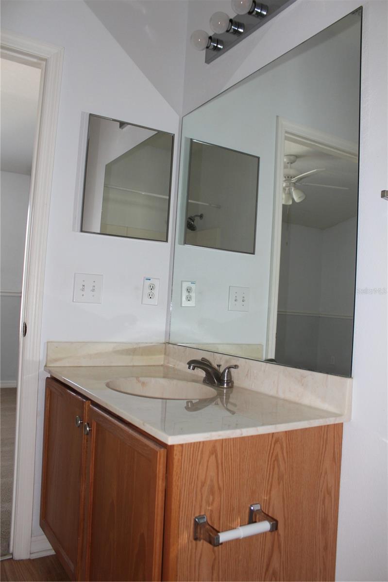 Listing photo id 16 for 16320 Swan View Circle