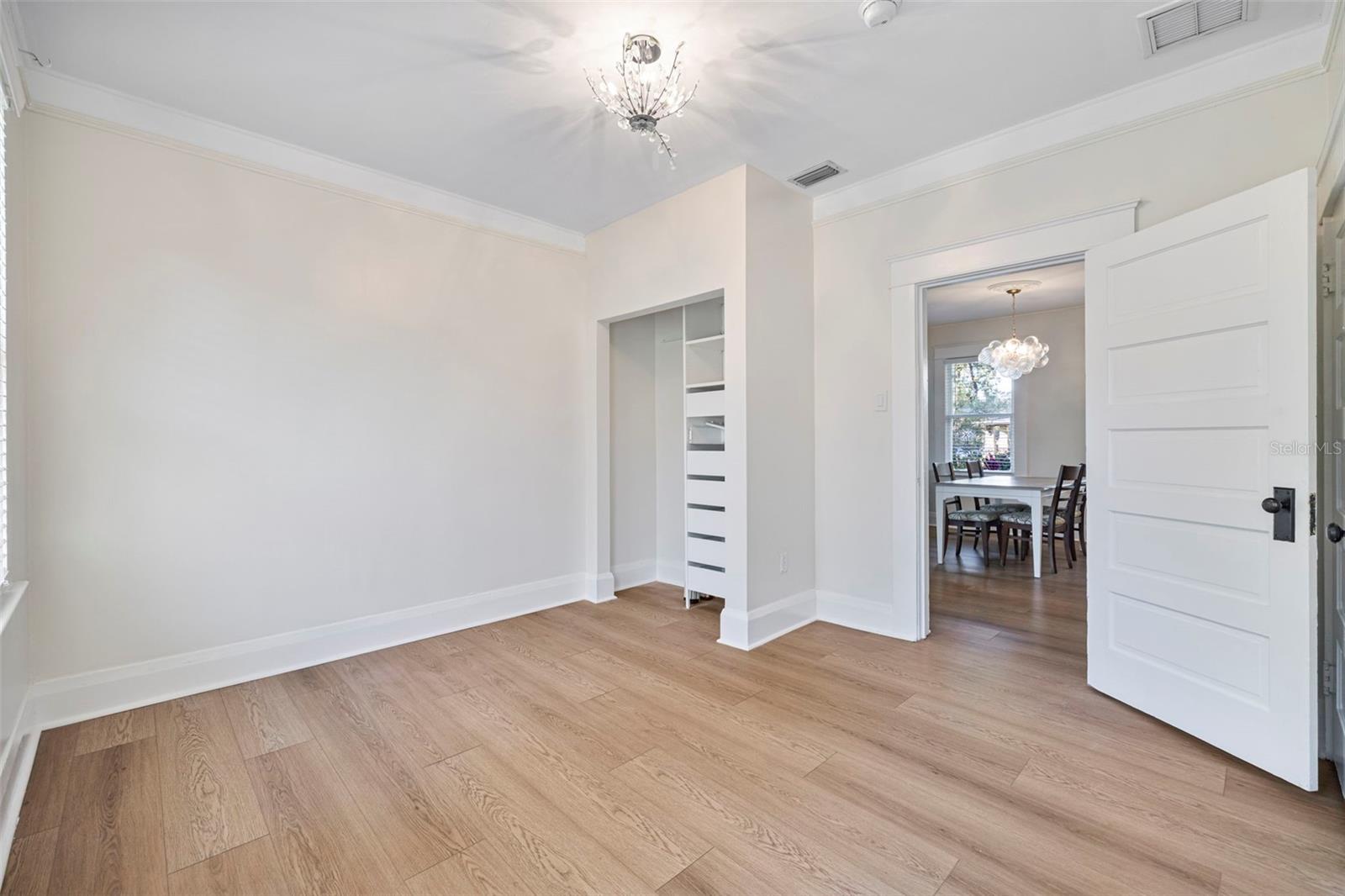 Image 16 of 39 For 5709 Suwanee Avenue