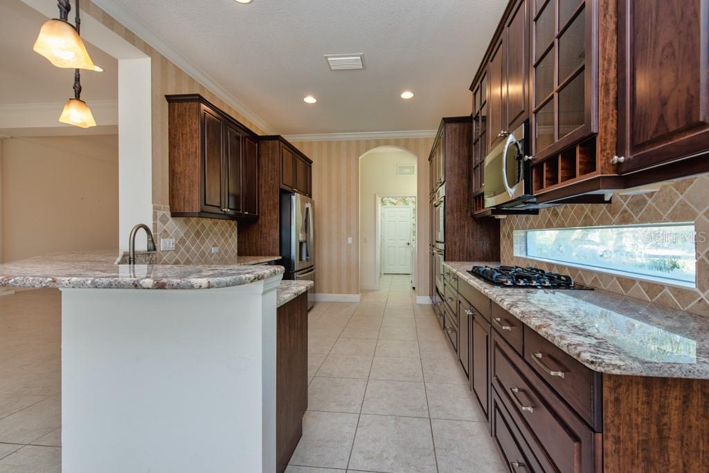 Image 10 of 58 For 12240 Thornhill Court