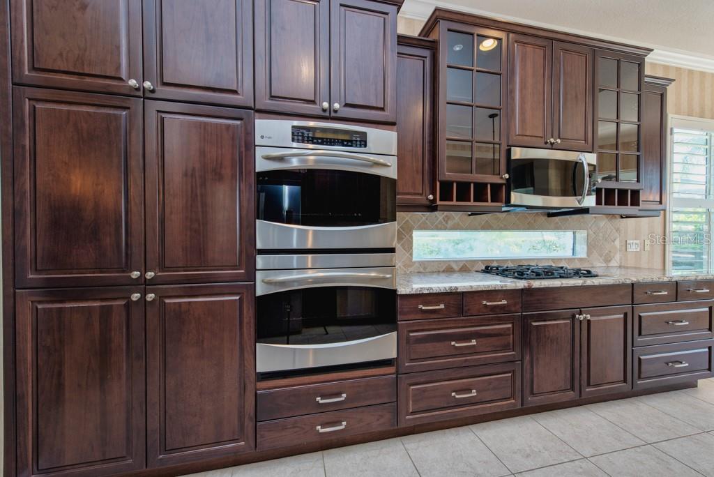 Image 14 of 58 For 12240 Thornhill Court