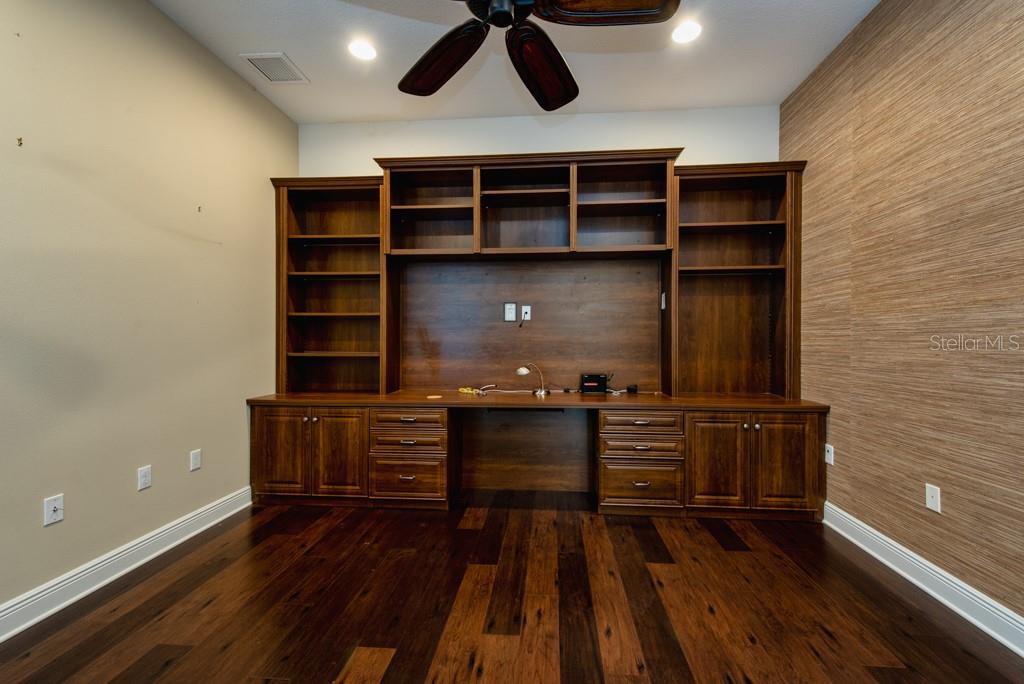 Image 16 of 58 For 12240 Thornhill Court