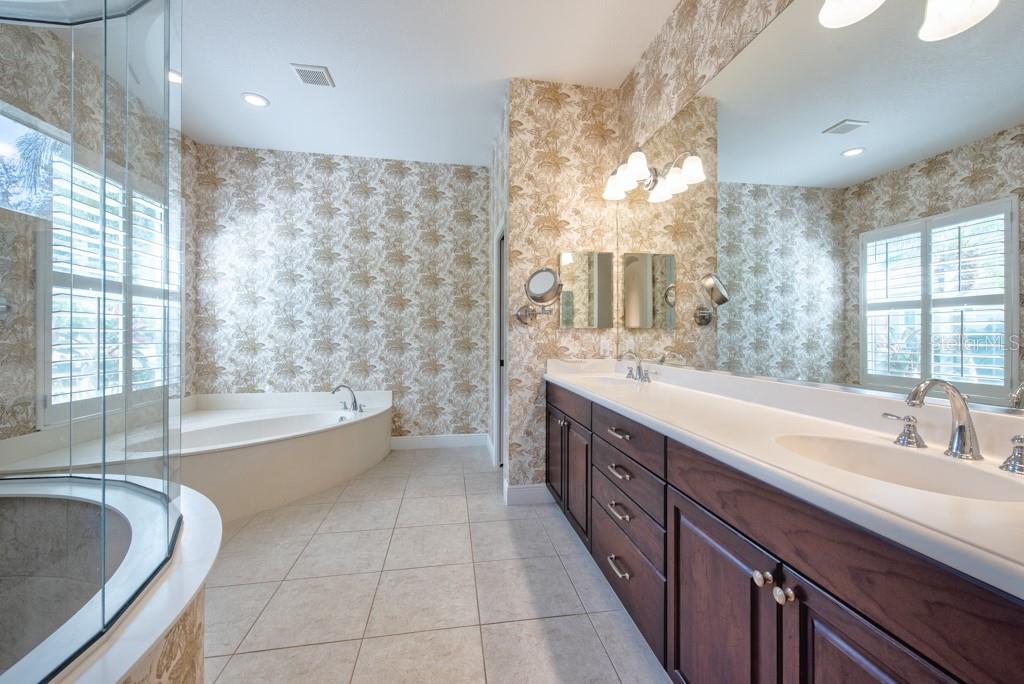Image 22 of 58 For 12240 Thornhill Court