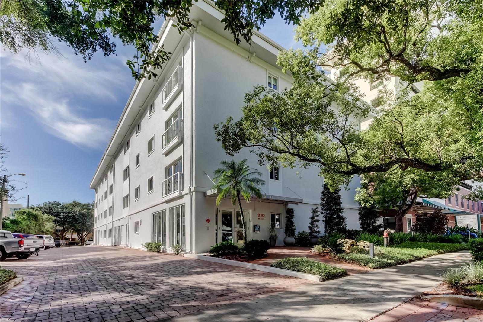 Details for 210 5th Avenue S 206, ST PETERSBURG, FL 33701