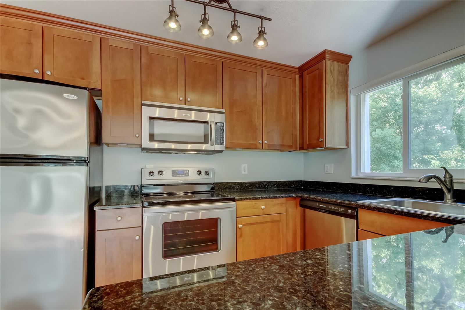 Image 14 of 30 For 210 5th Avenue S 206