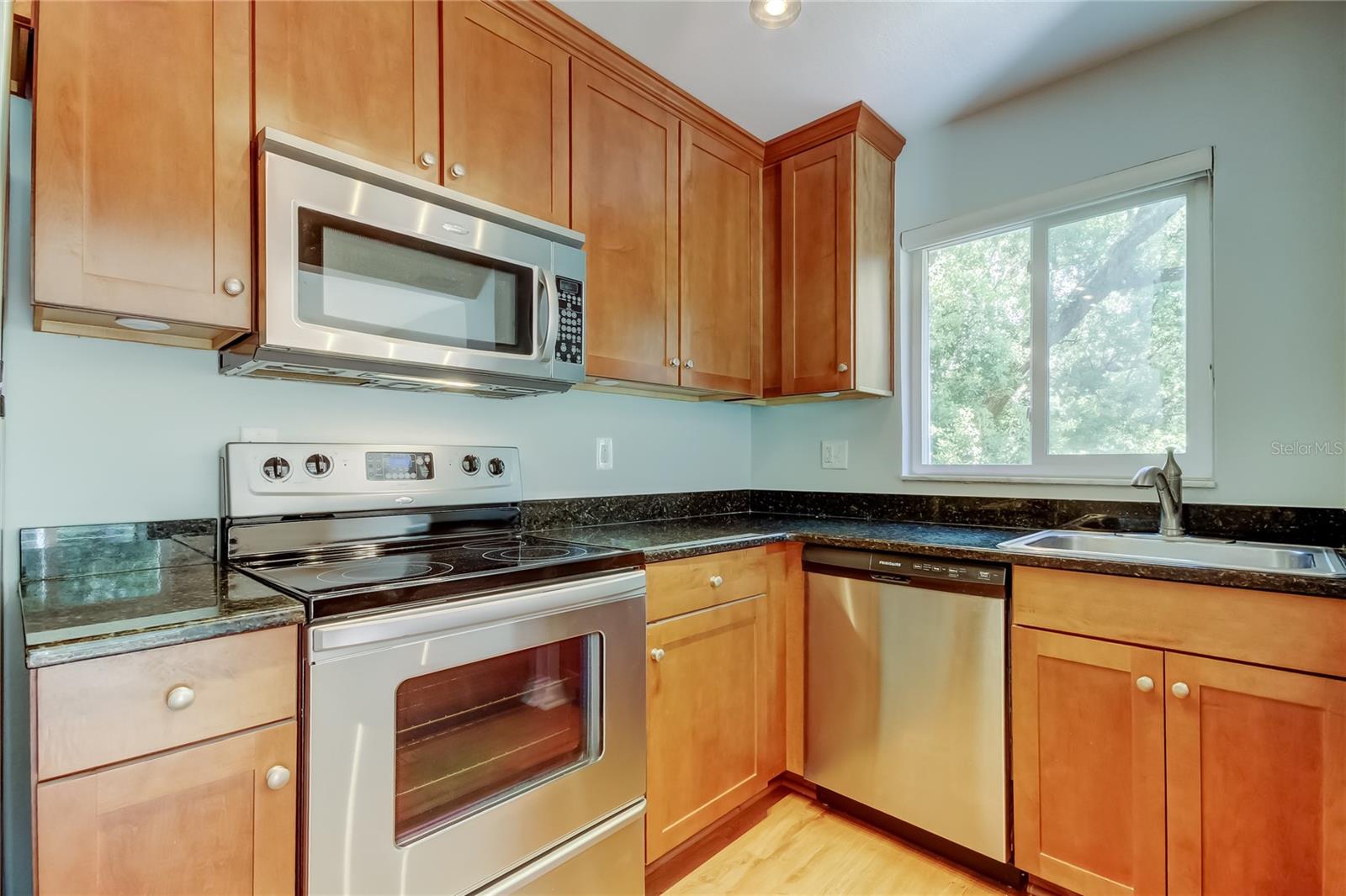 Image 16 of 30 For 210 5th Avenue S 206