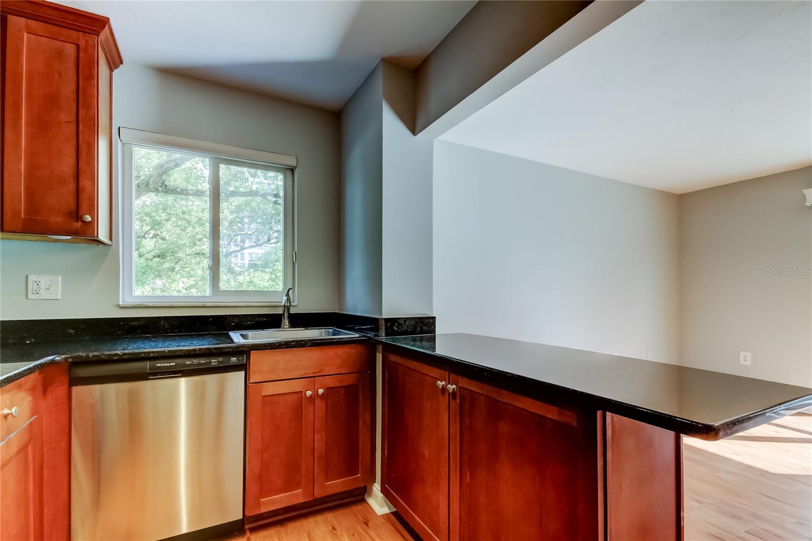 Image 17 of 30 For 210 5th Avenue S 206