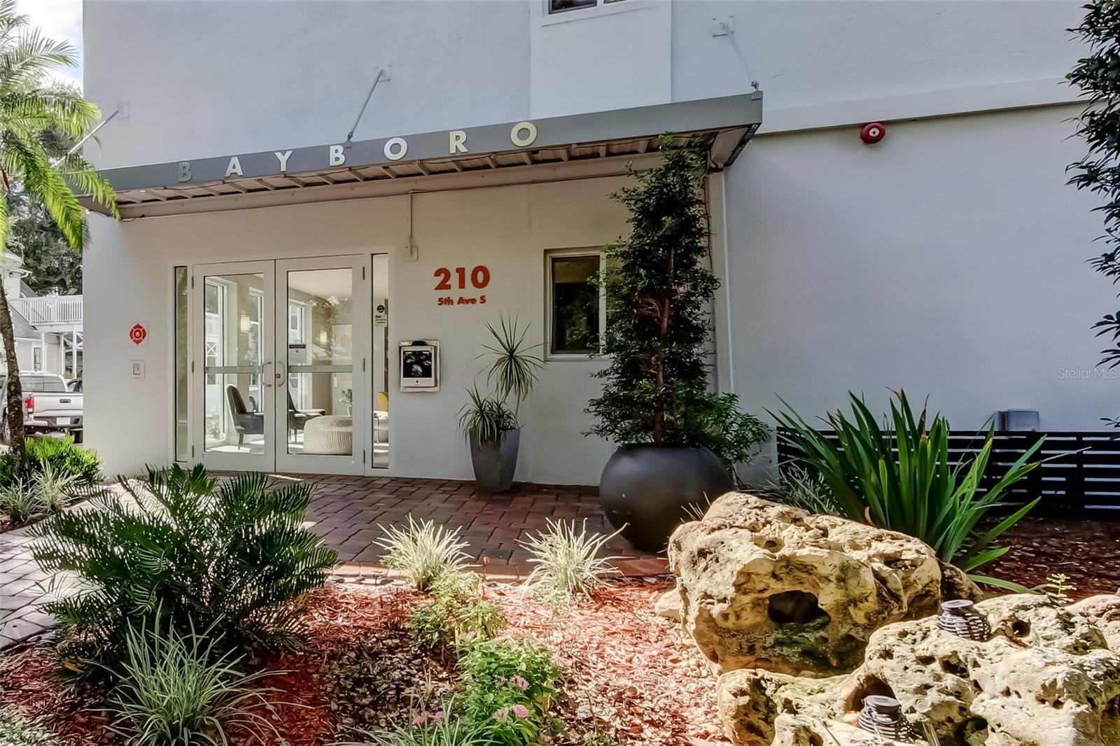 Image 2 of 30 For 210 5th Avenue S 206