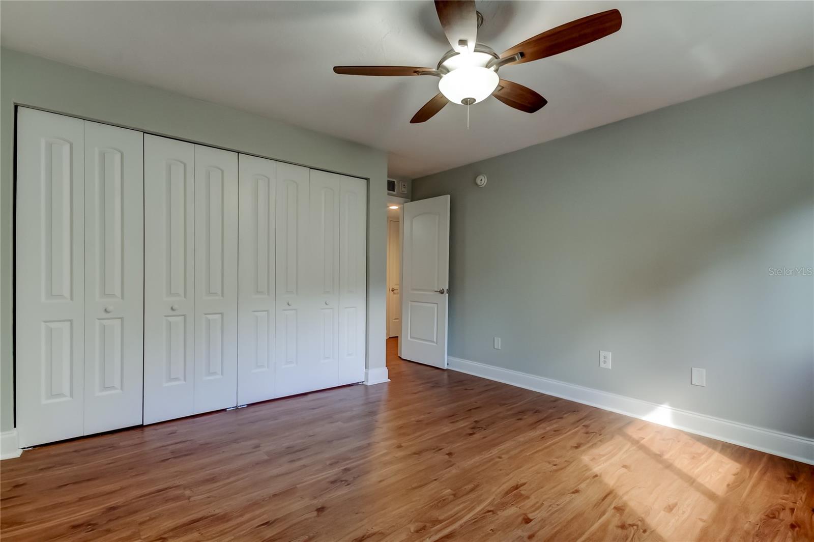 Image 20 of 30 For 210 5th Avenue S 206