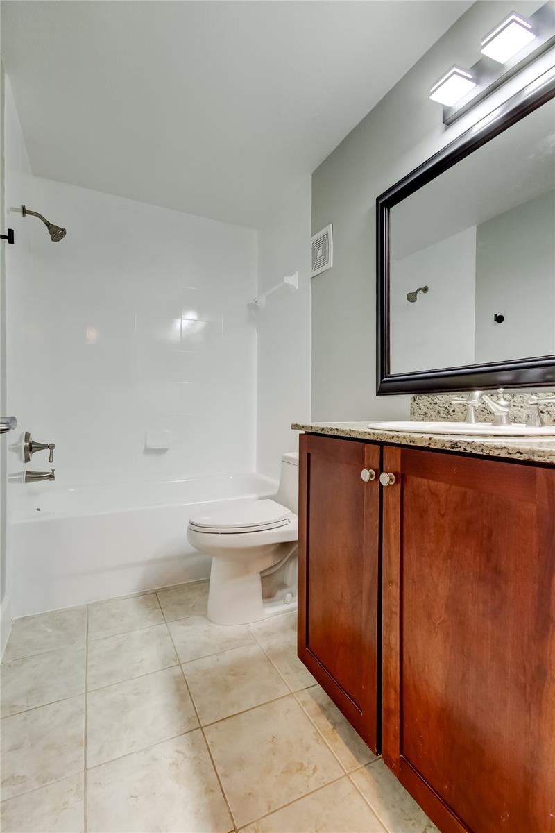 Image 24 of 30 For 210 5th Avenue S 206