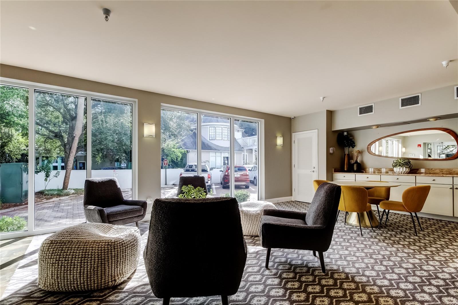 Image 4 of 30 For 210 5th Avenue S 206