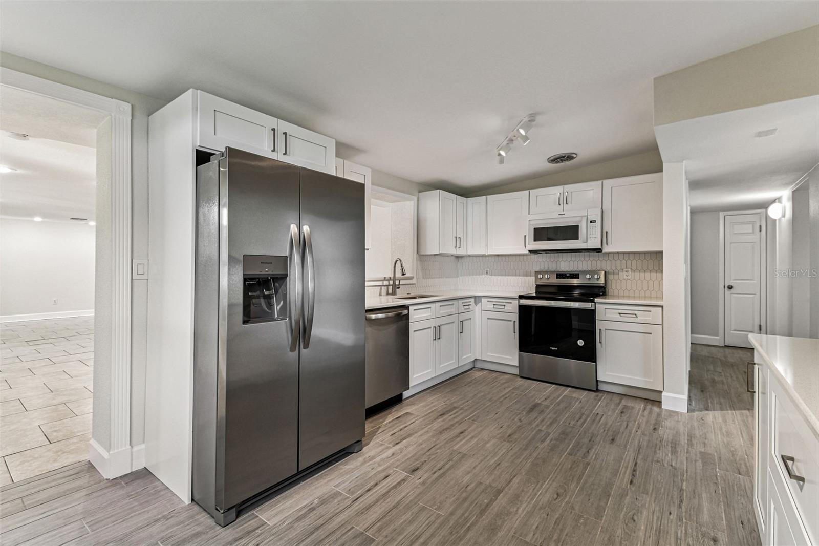 Image 10 of 55 For 5701 Commonwealth Avenue N
