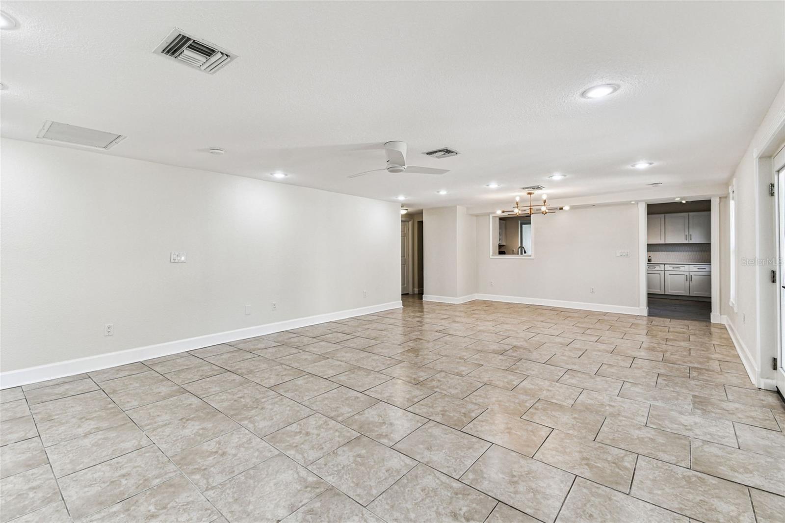 Image 15 of 55 For 5701 Commonwealth Avenue N