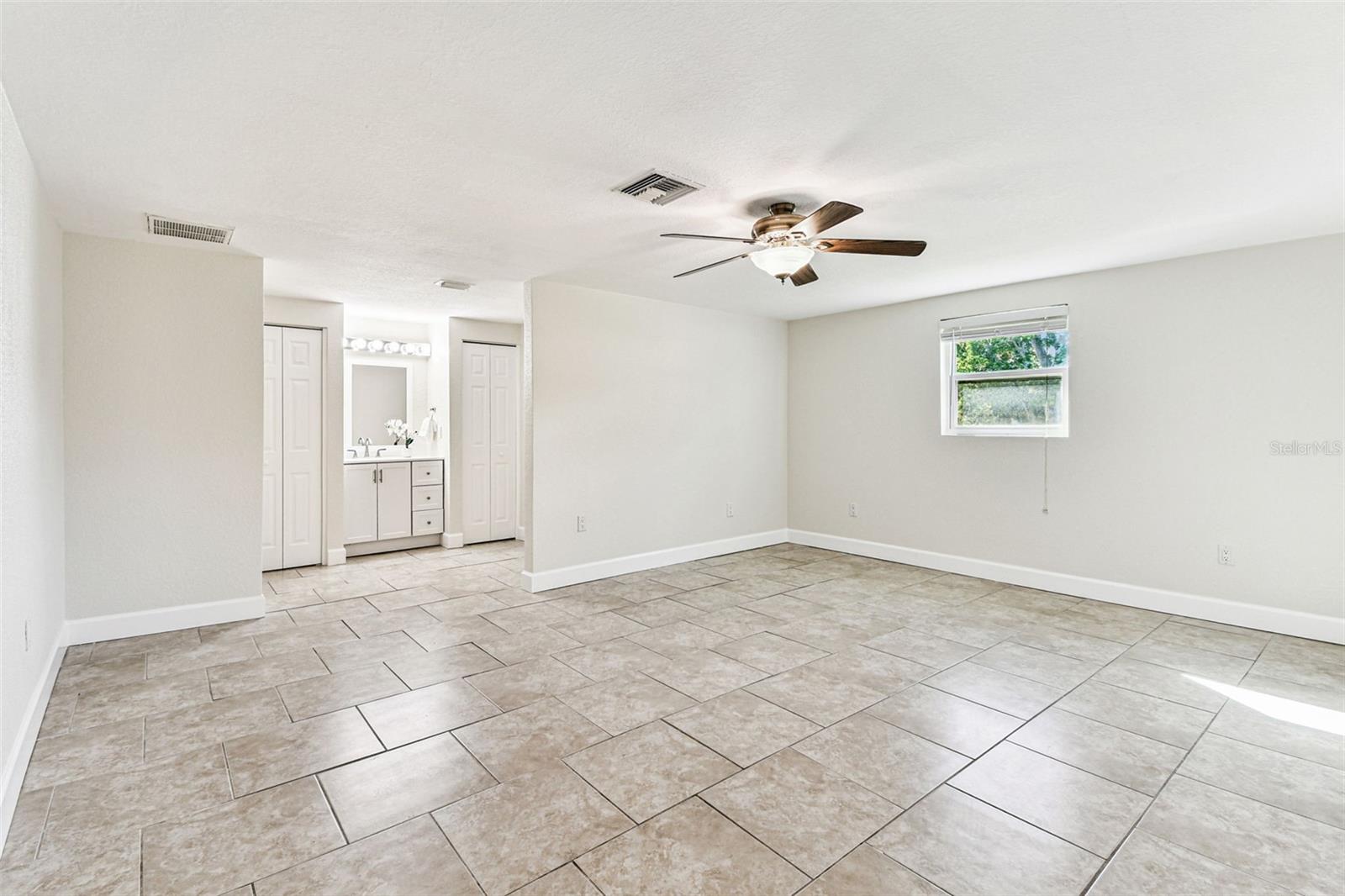 Image 19 of 55 For 5701 Commonwealth Avenue N