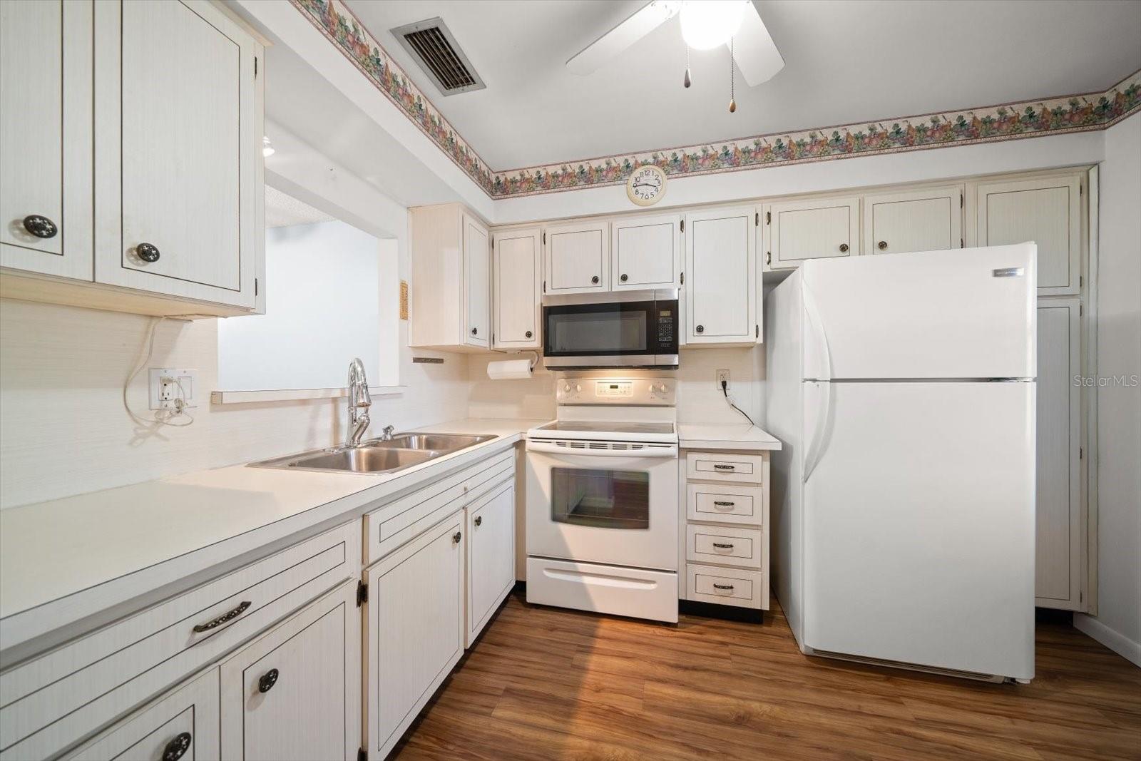 Image 3 of 38 For 607 Brandywine Drive 607