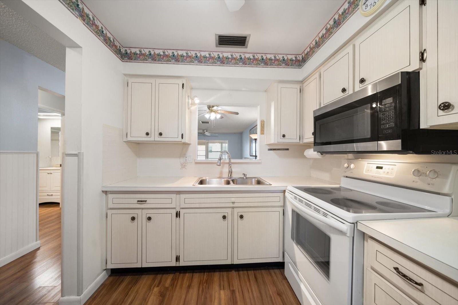 Image 4 of 38 For 607 Brandywine Drive 607