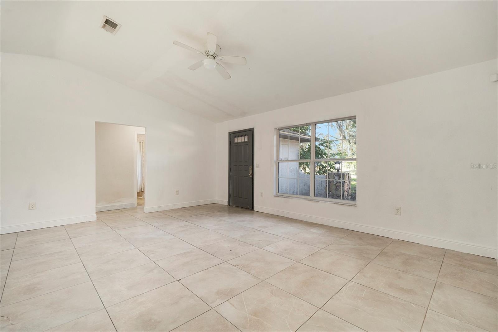 Image 7 of 31 For 12424 Hicks Road