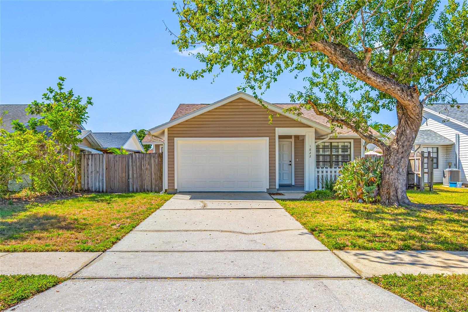Image 8 of 75 For 1822 Tall Pines Drive