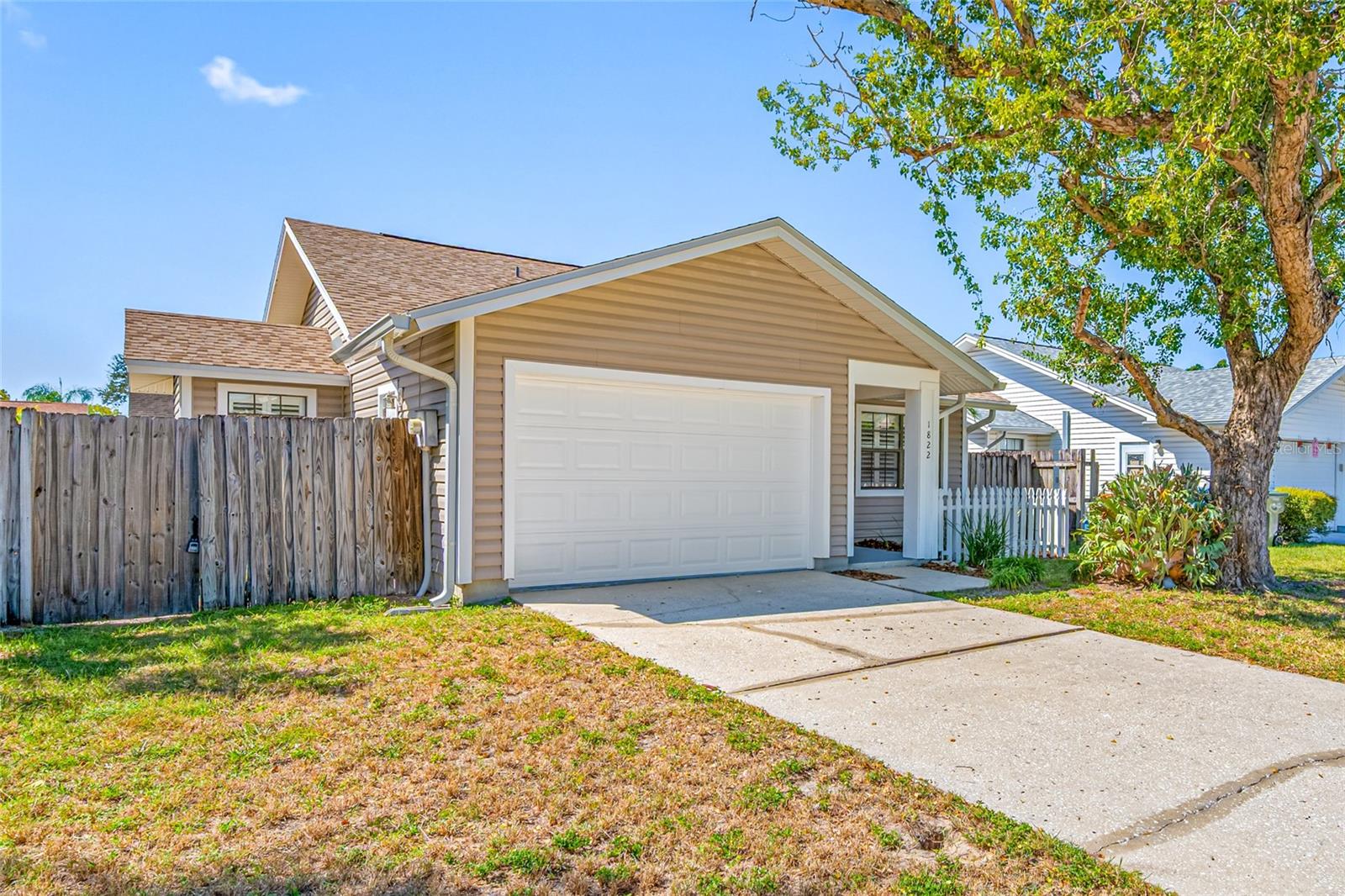Image 9 of 75 For 1822 Tall Pines Drive
