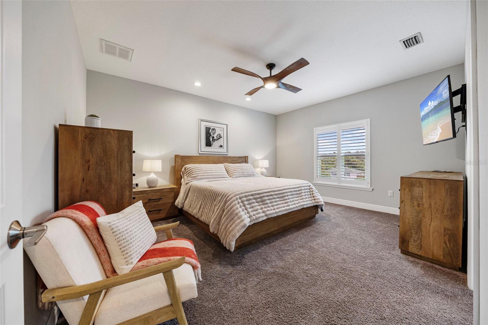 Image 18 of 51 For 515 Douglas Place