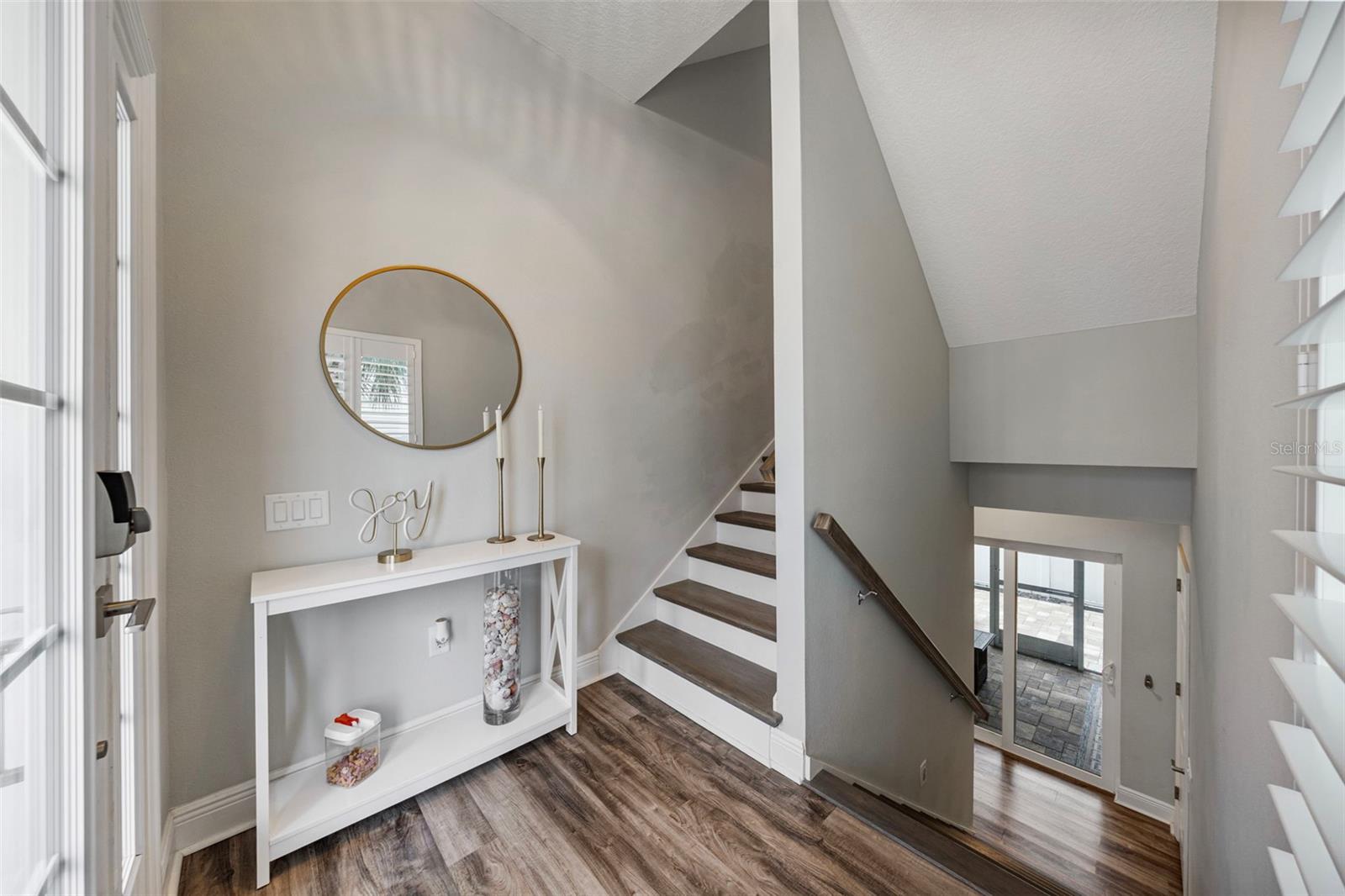 Image 25 of 51 For 515 Douglas Place