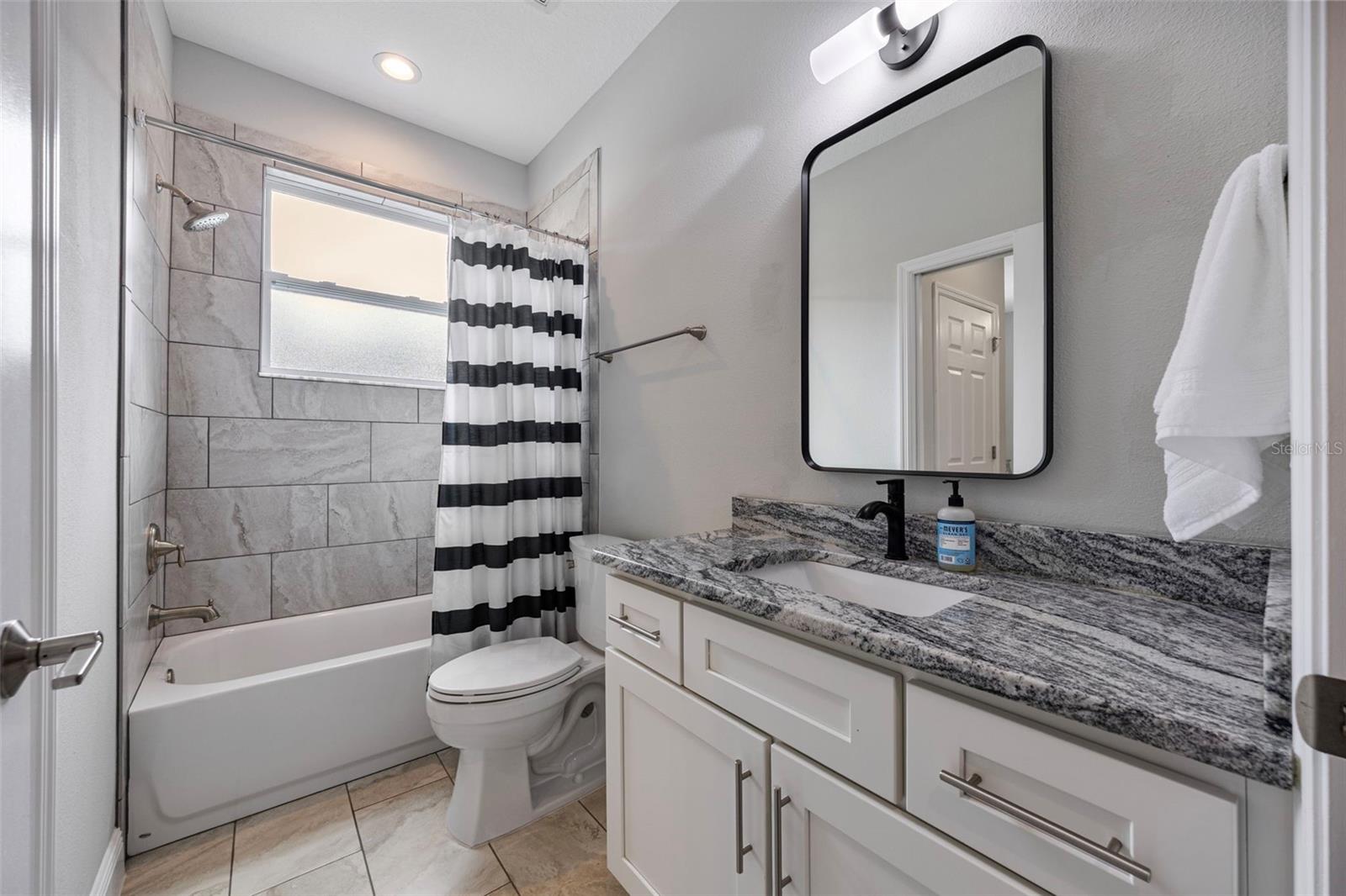 Image 27 of 51 For 515 Douglas Place