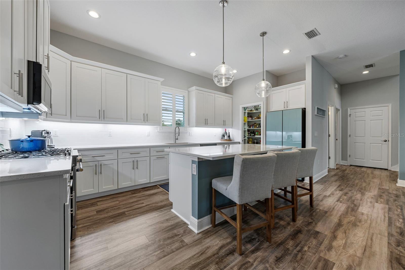 Image 7 of 51 For 515 Douglas Place