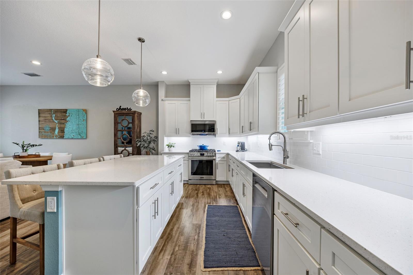 Image 9 of 51 For 515 Douglas Place