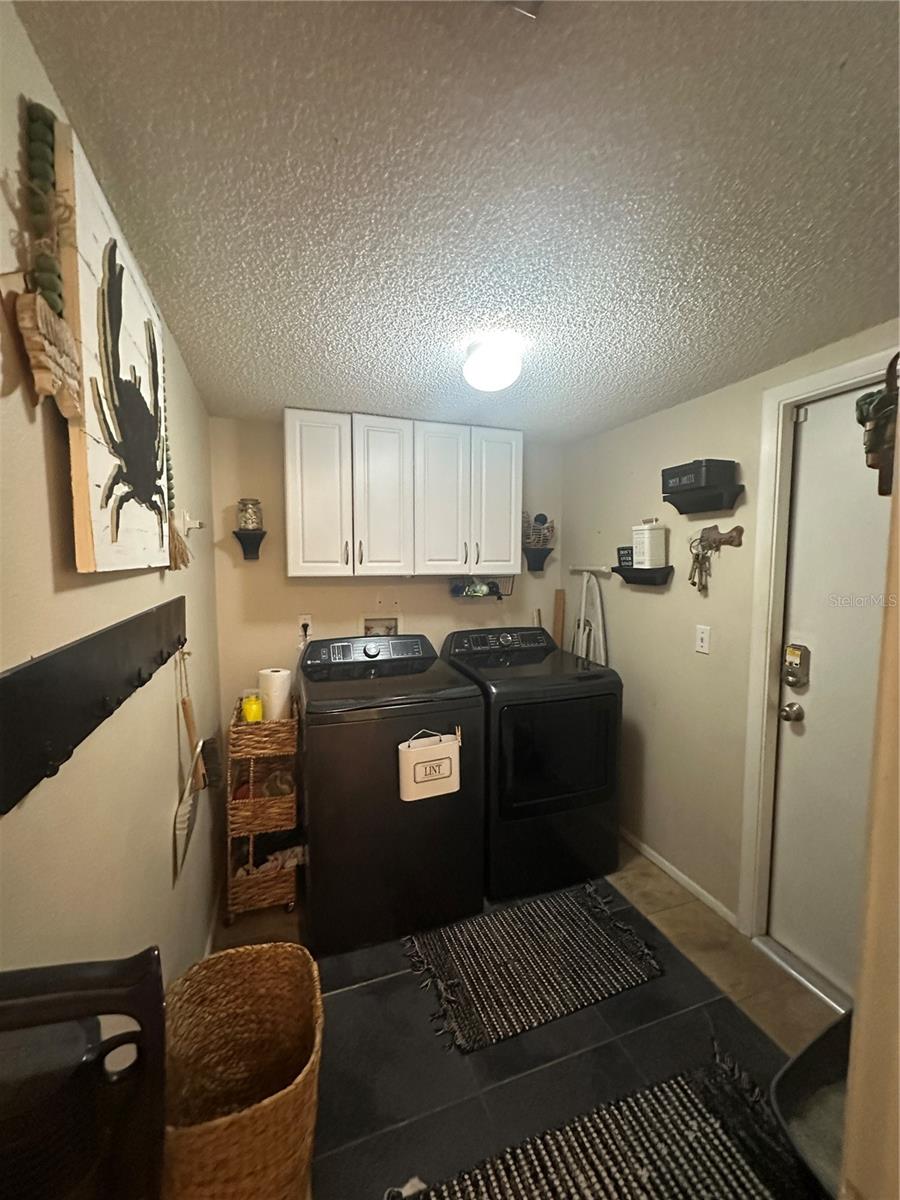 Image 17 of 56 For 1654 Bayhill Drive