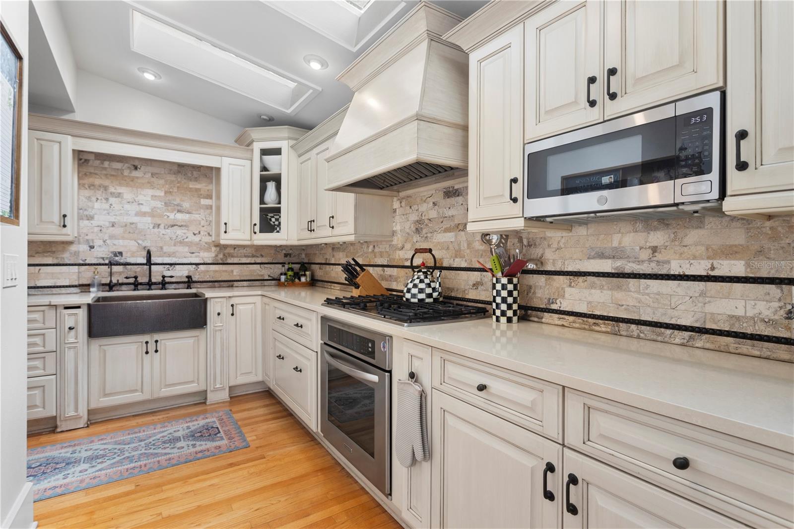 Image 18 of 56 For 515 20th Avenue Ne