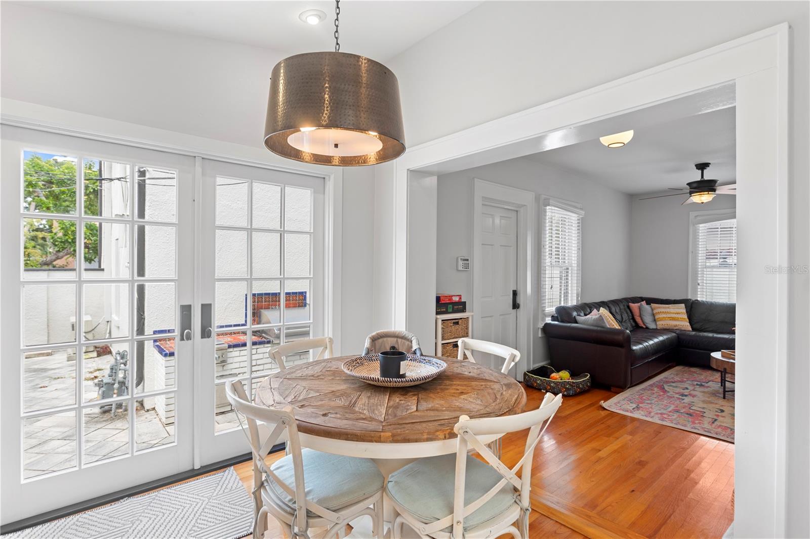 Image 21 of 56 For 515 20th Avenue Ne