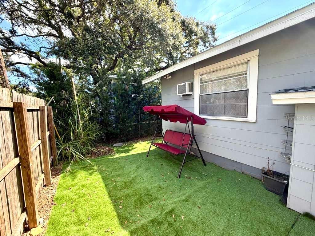 Image 17 of 19 For 543 13th Avenue S 1-2