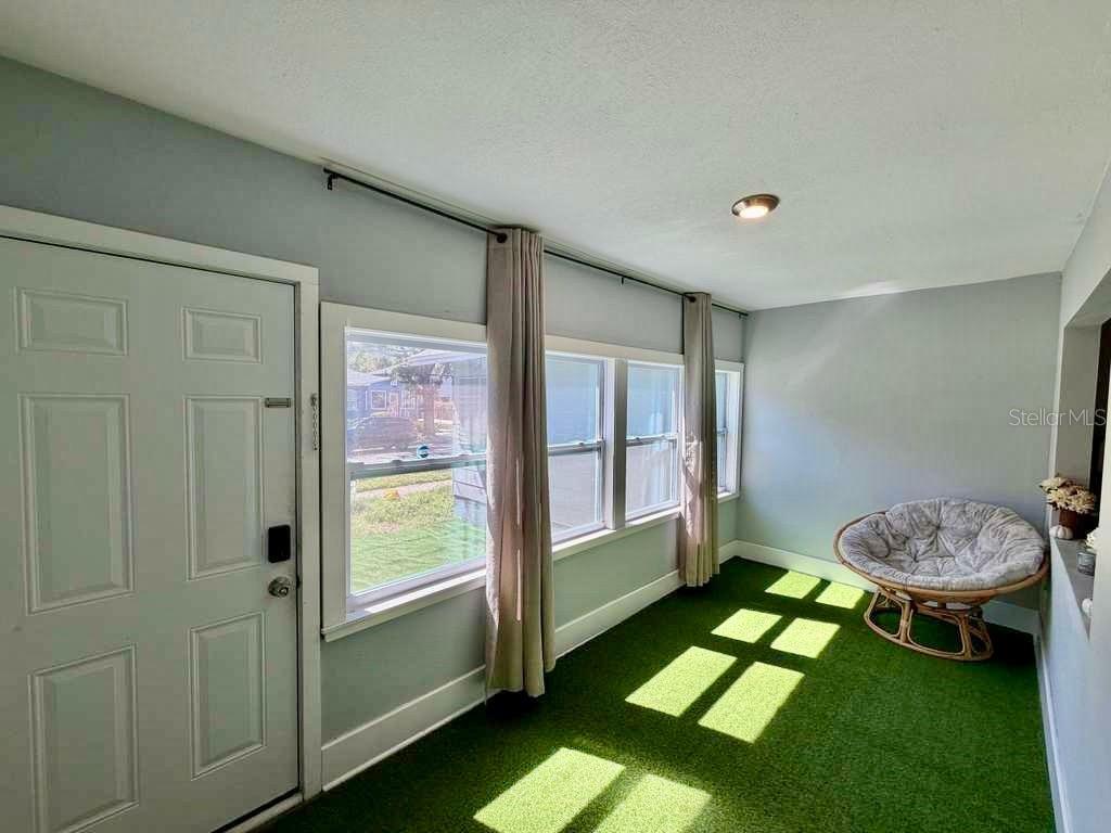 Image 3 of 19 For 543 13th Avenue S 1-2