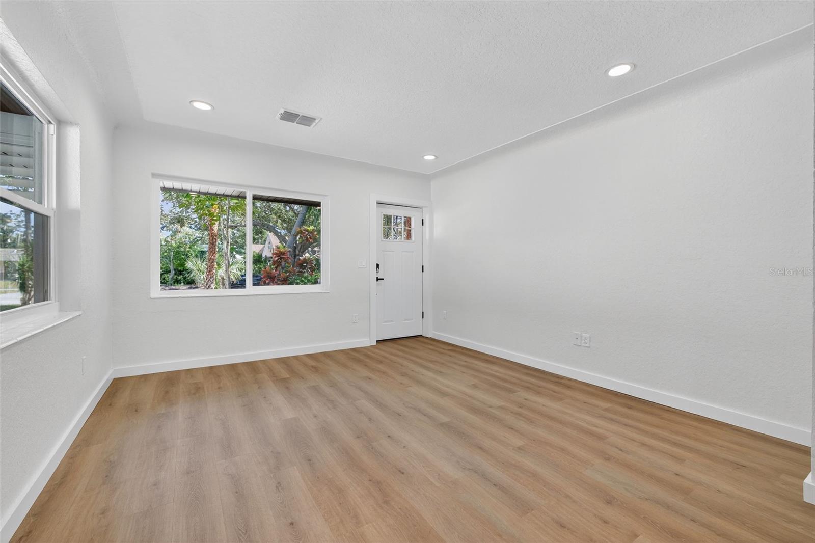 Image 10 of 33 For 2710 Boca Ciega Drive N