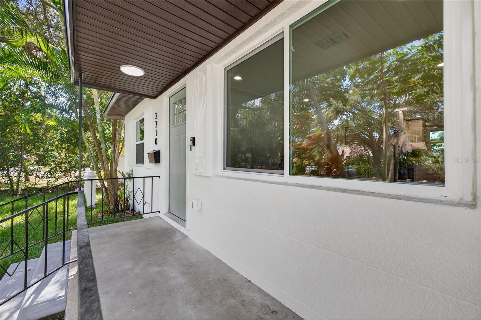 Image 8 of 33 For 2710 Boca Ciega Drive N