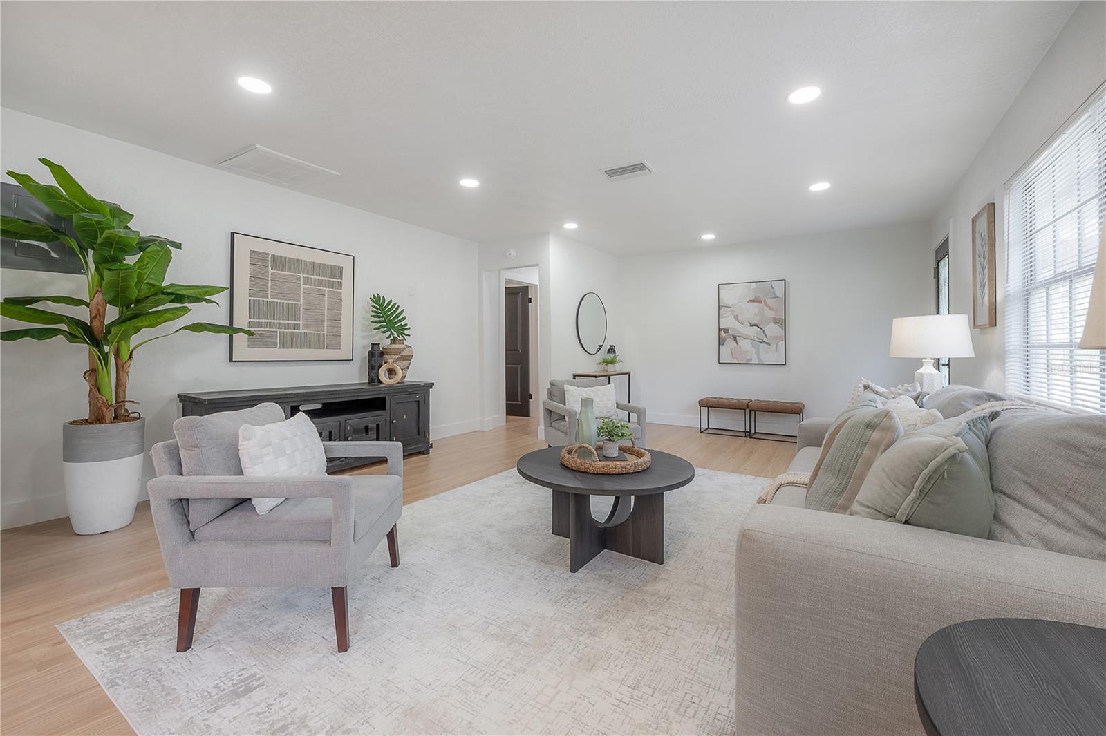 Image 4 of 60 For 3118 Sligh Avenue